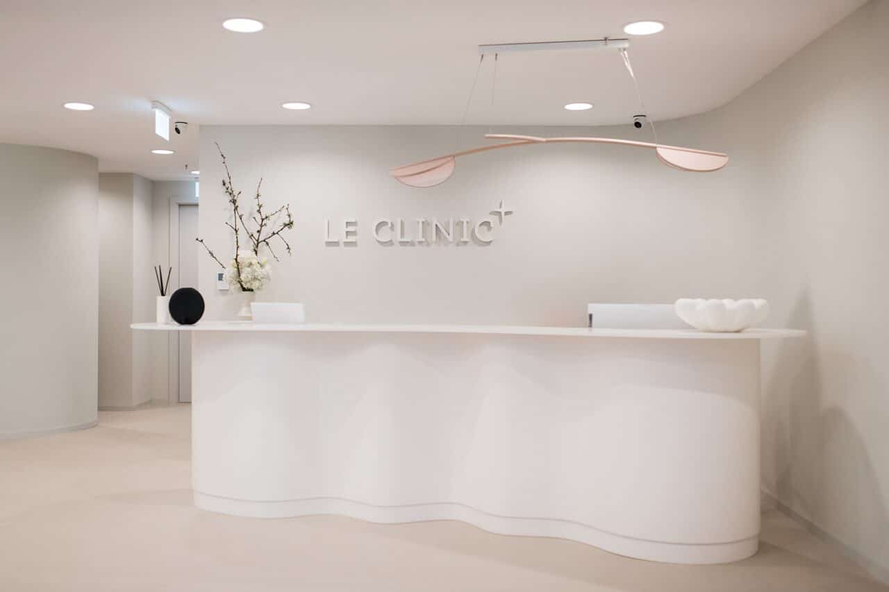 Recepcija poliklinike Le Clinic
